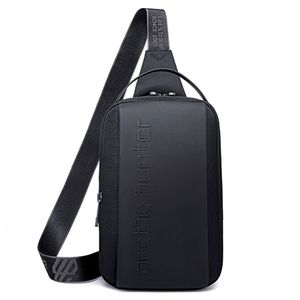 کیف کراس بادی آرکتیک هانتر مدل Arctic Hunter XB00541